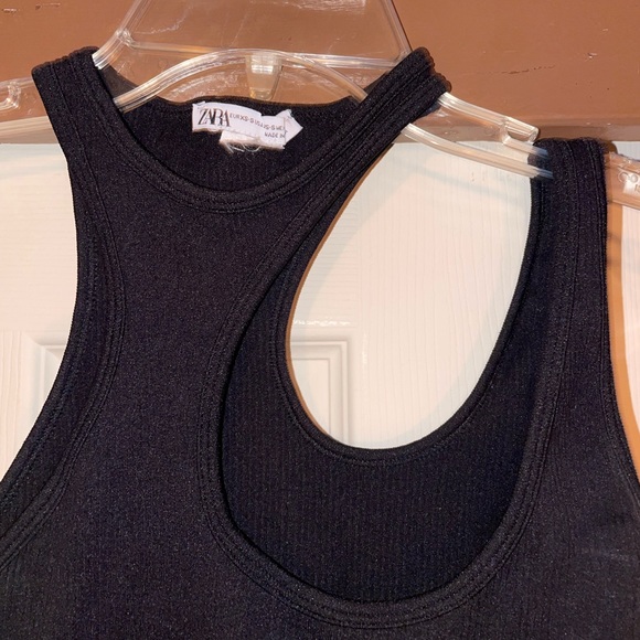 ZARA 2 Keyhole Ribbed Tank Tops - Picture 3 of 7